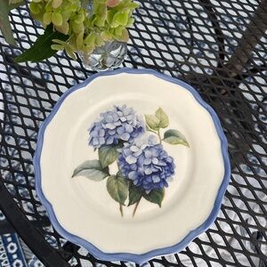 NWT Southern Living Plate